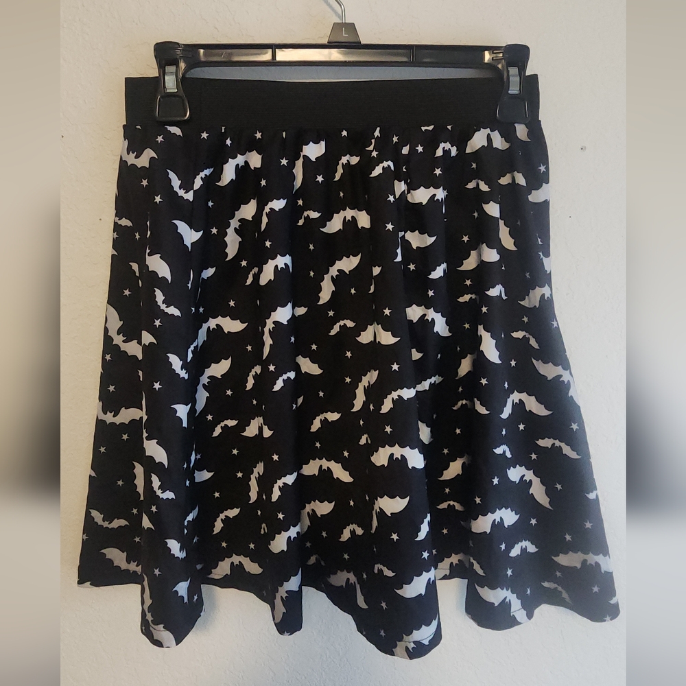 ROMWE Black and White Bat Pattern Skater Skirt